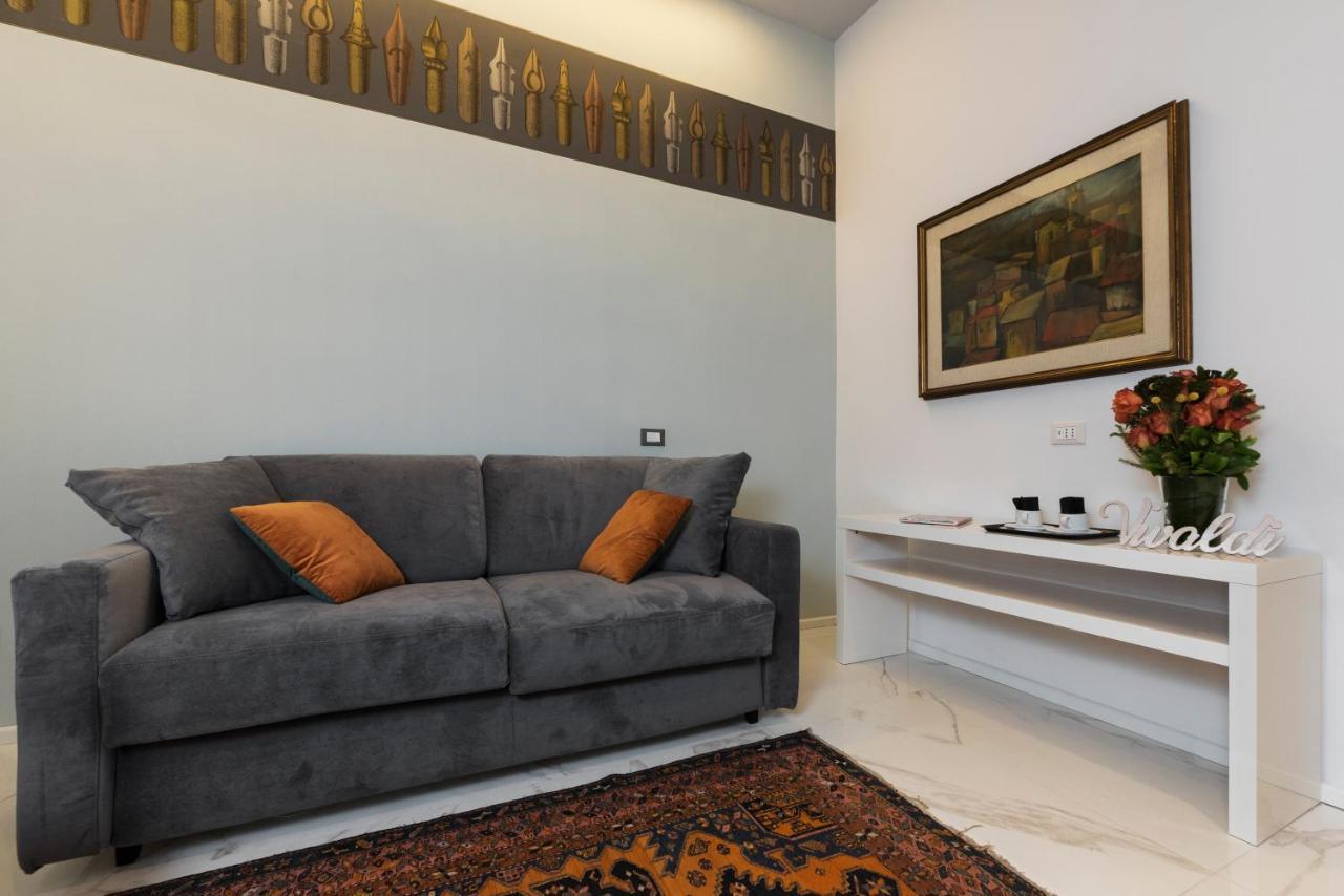 Cavour Suites Guest House روما المظهر الخارجي الصورة