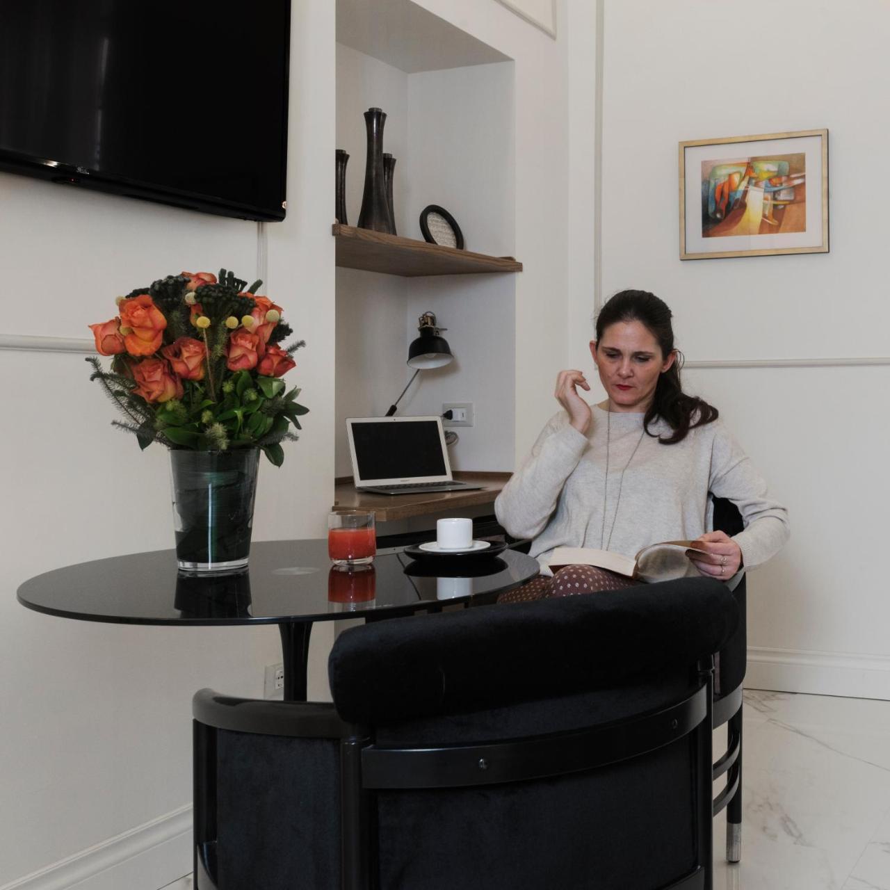 Cavour Suites Guest House روما المظهر الخارجي الصورة