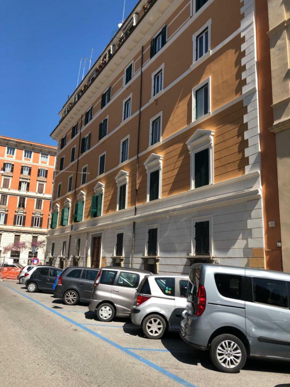 Cavour Suites Guest House روما المظهر الخارجي الصورة